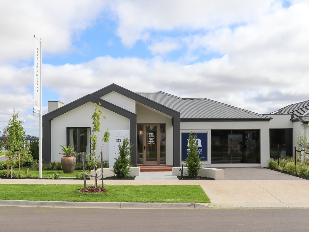 Display Homes For Sale In Australia Metricon