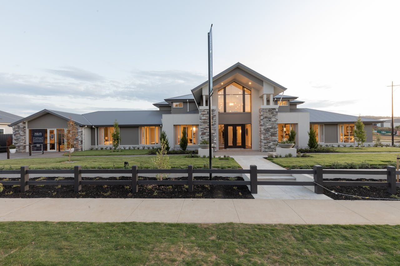 Display Homes For Sale In Australia Metricon