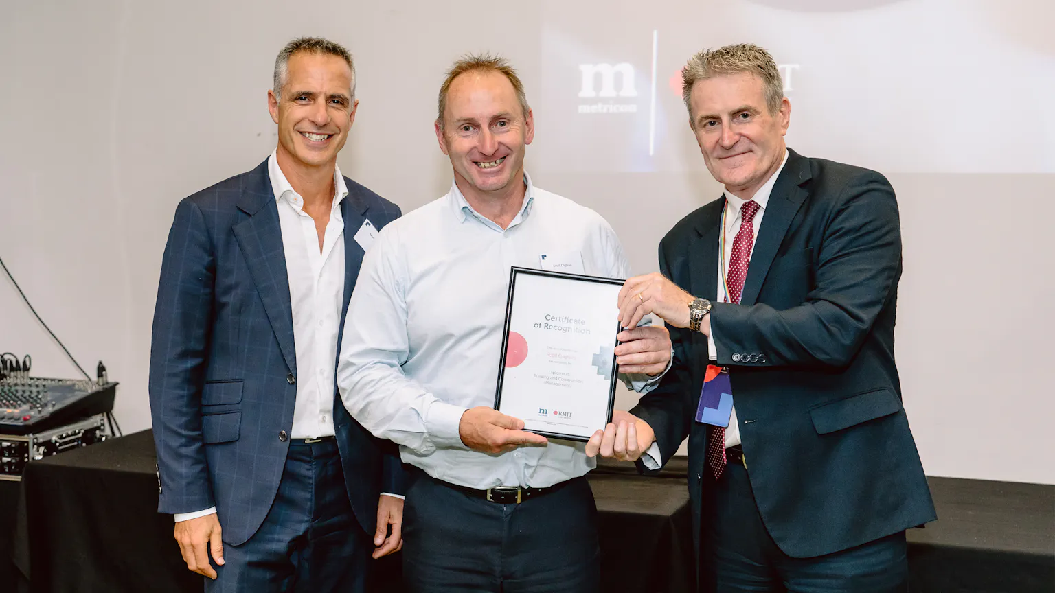 Congratulations to our graduates who graduated in the Diploma of Building and Construction on March 5, 2020. The graduates celebrated this special occasion with their managers and guests.