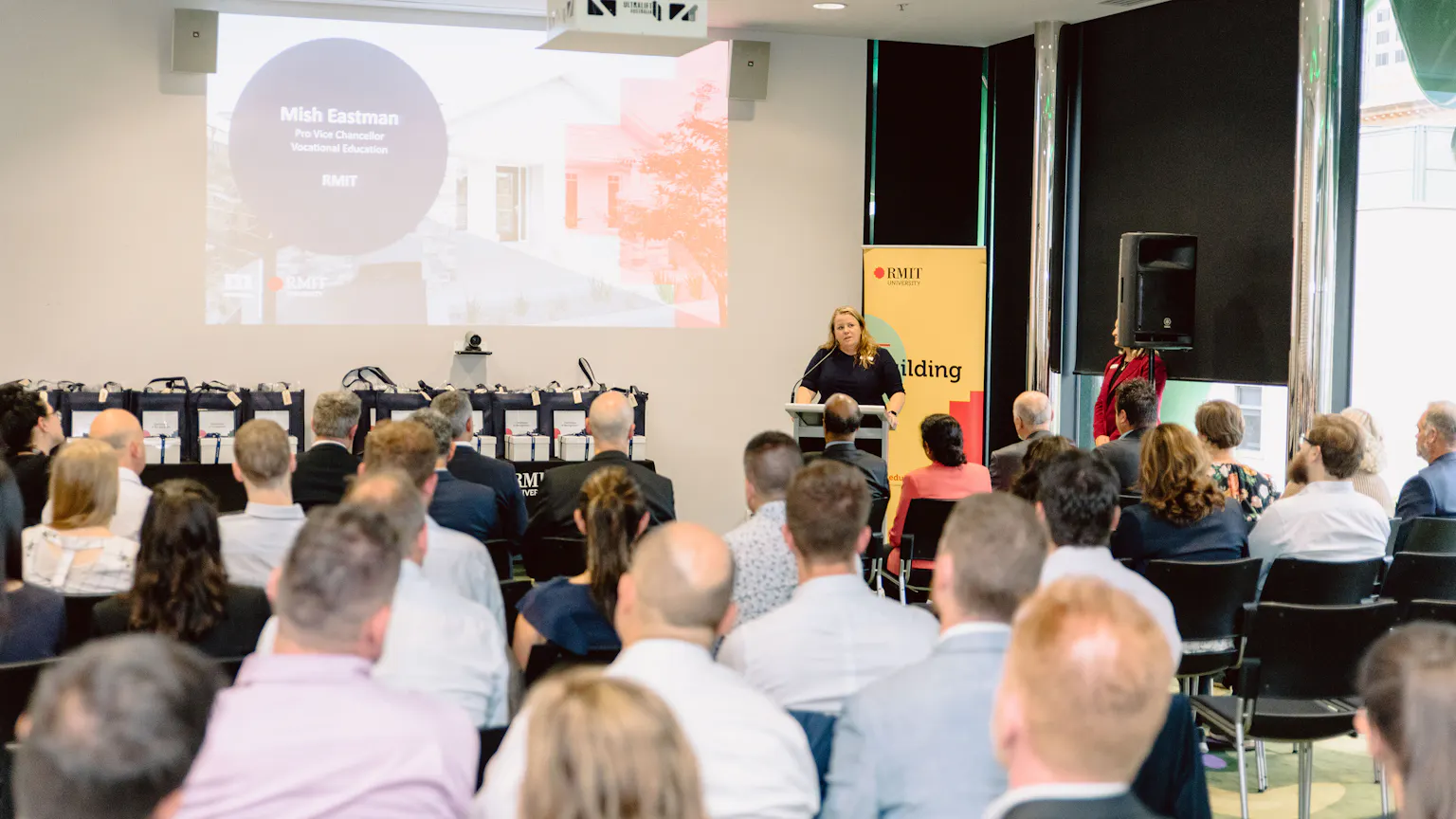 Congratulations to our graduates who graduated in the Diploma of Building and Construction on March 5, 2020. The graduates celebrated this special occasion with their managers and guests.